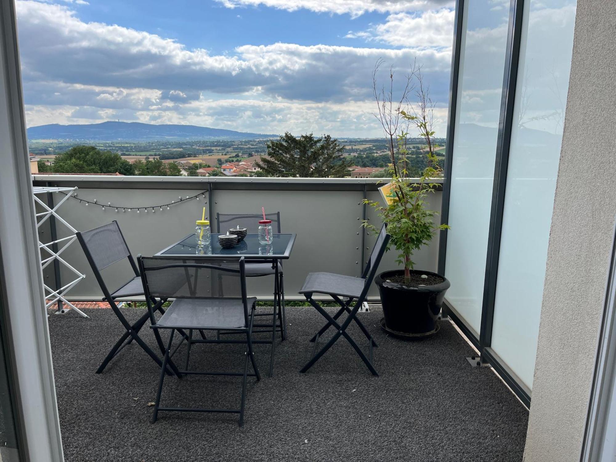 Appart & Fleurinoise Balcon Ascenseur Climatisation Fleurieux-sur-l'Arbresle Exterior photo